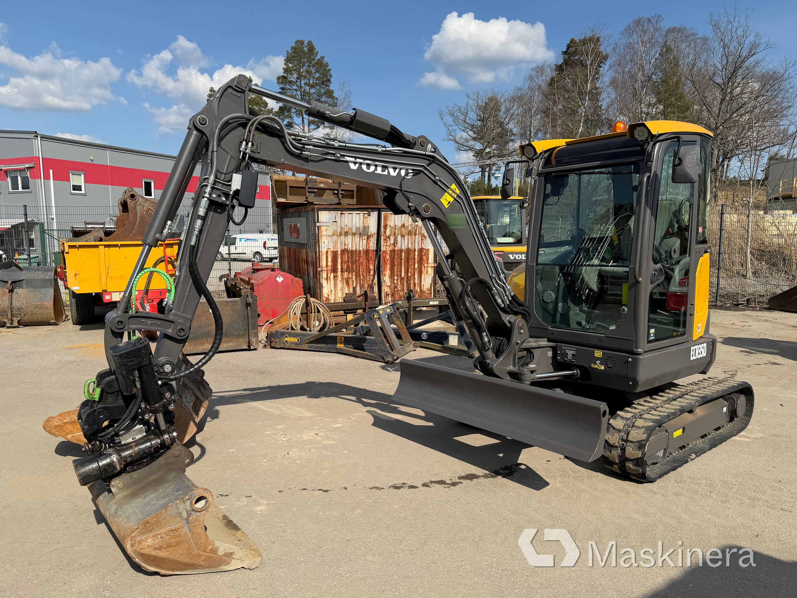 Grävmaskin Volvo ECR35D med tillbehör