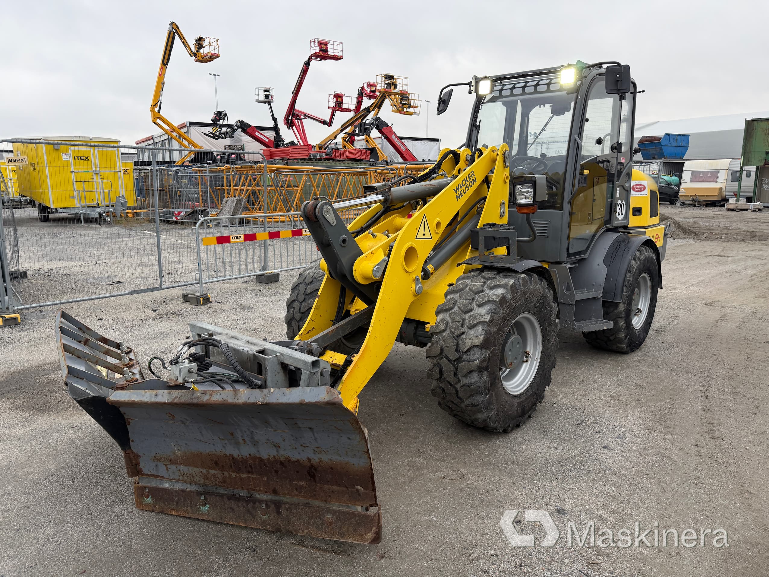 Hjullastare Wacker Neuson WL 54 med redskap