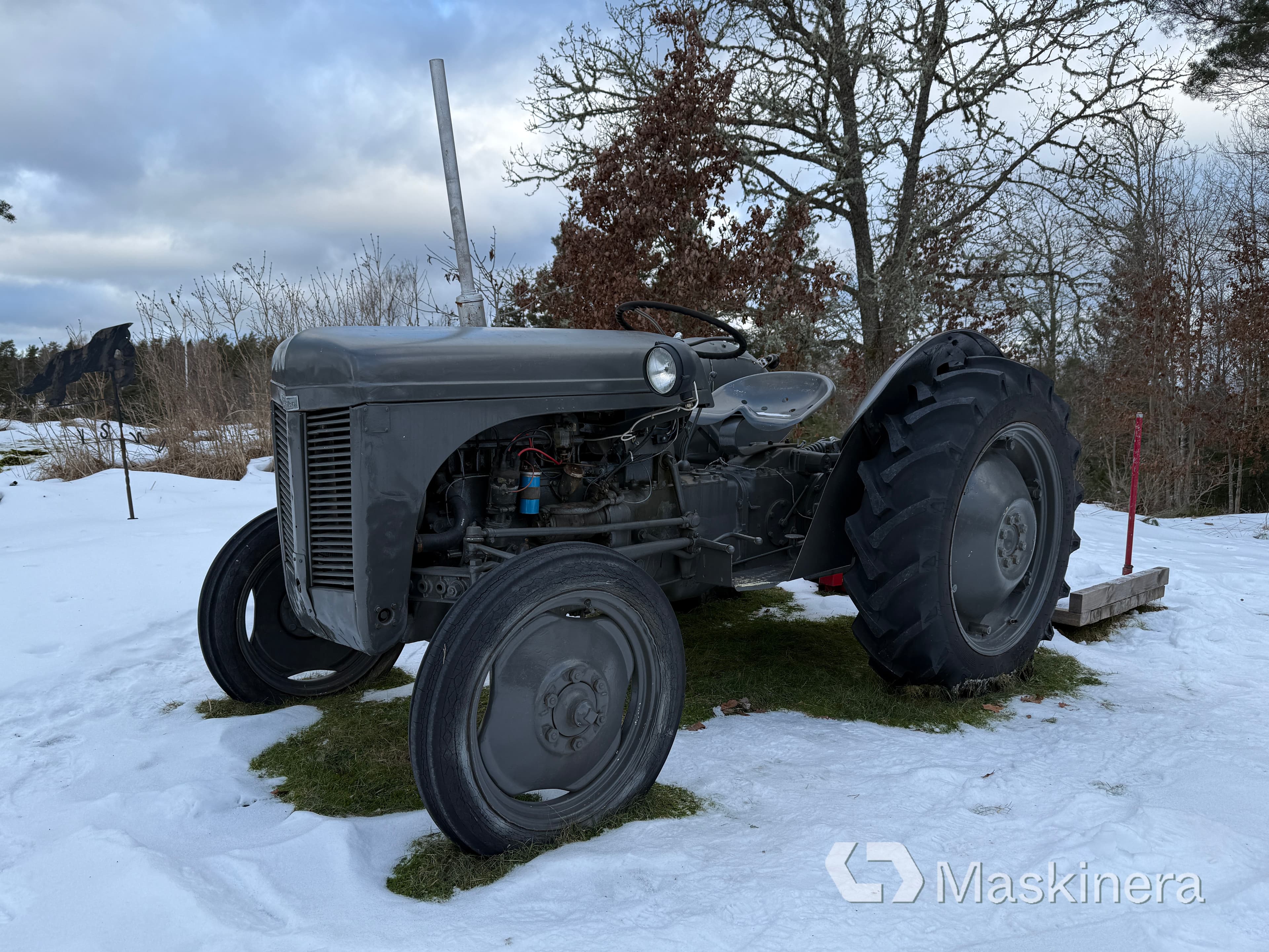 Traktor Ferguson Grålle TE-A 20 + Tillbehör